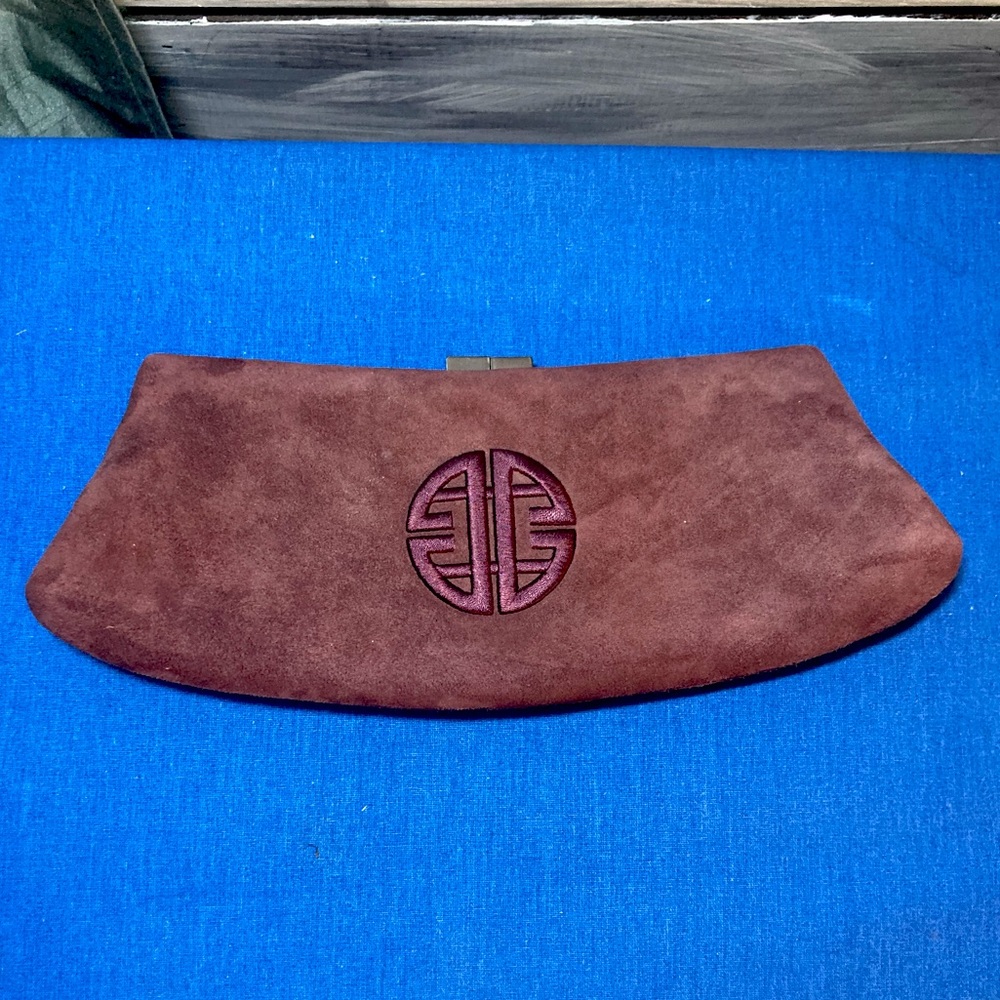🤩🤩 ANTONIO MELANI PLUM SUEDE CLUTCH 🤩🤩